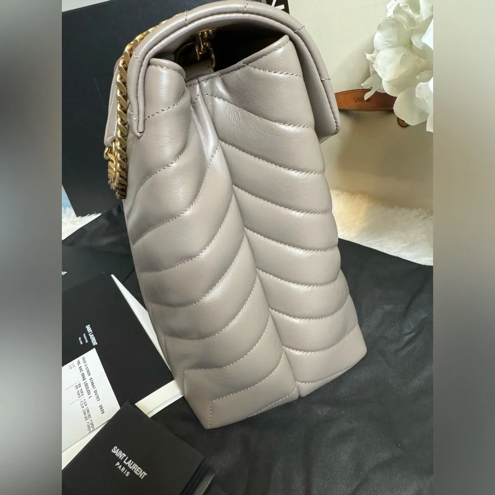 ❌SOLD❌⭐️NEW, SOLD OUT⭐️SAINT LAURENT LOULOU LARGE IN QUILTED LEATHER - Picture 5 of 17